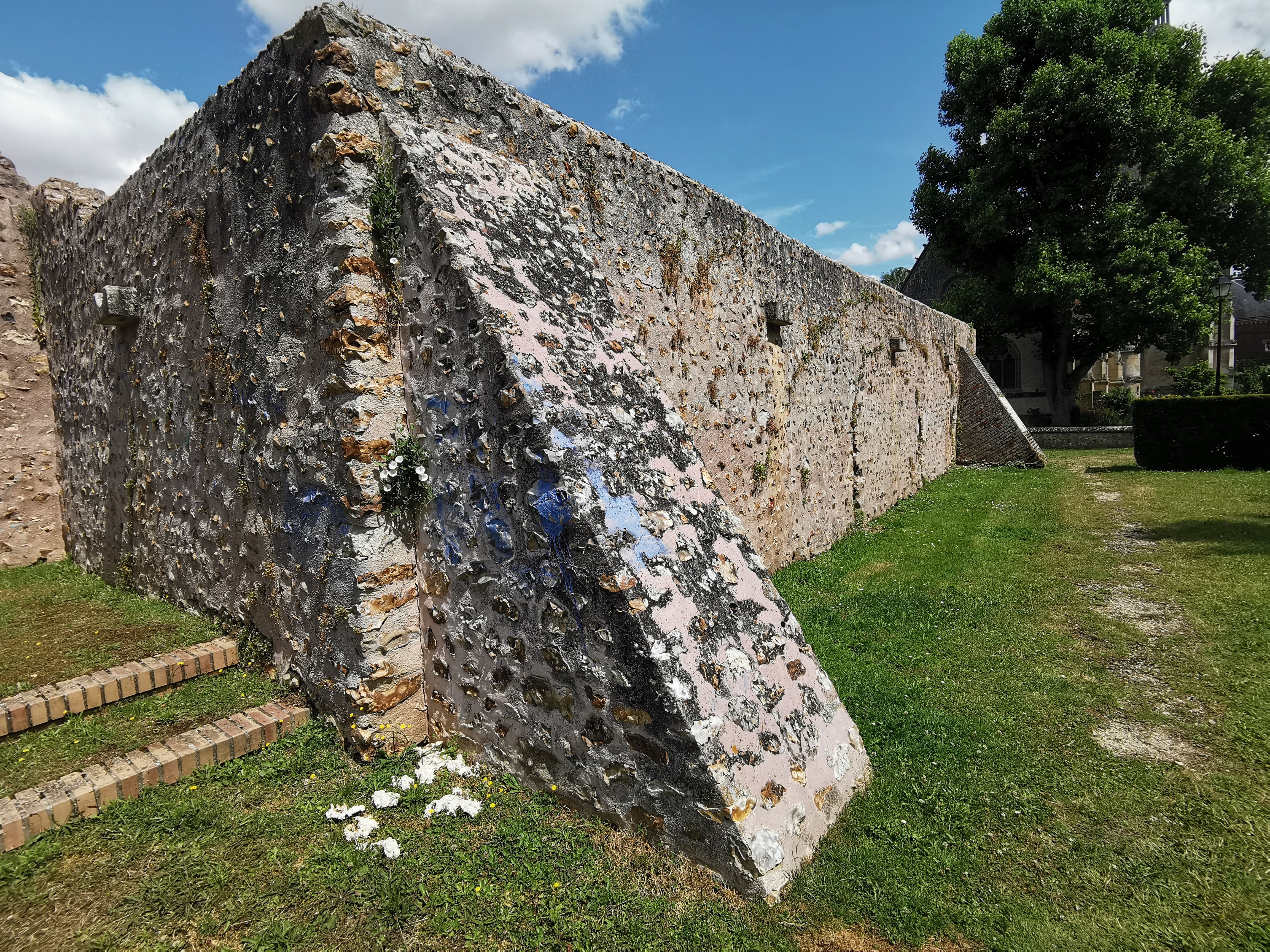Motte feodale de Damville